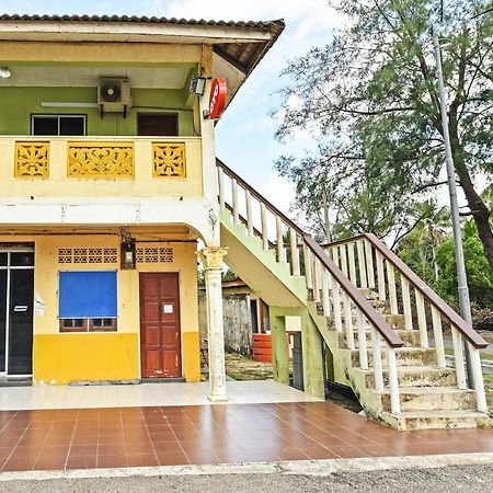 Oyo 90315 Chalet Pantai Rantau Panjang กัวลา รอมปิน ภายนอก รูปภาพ