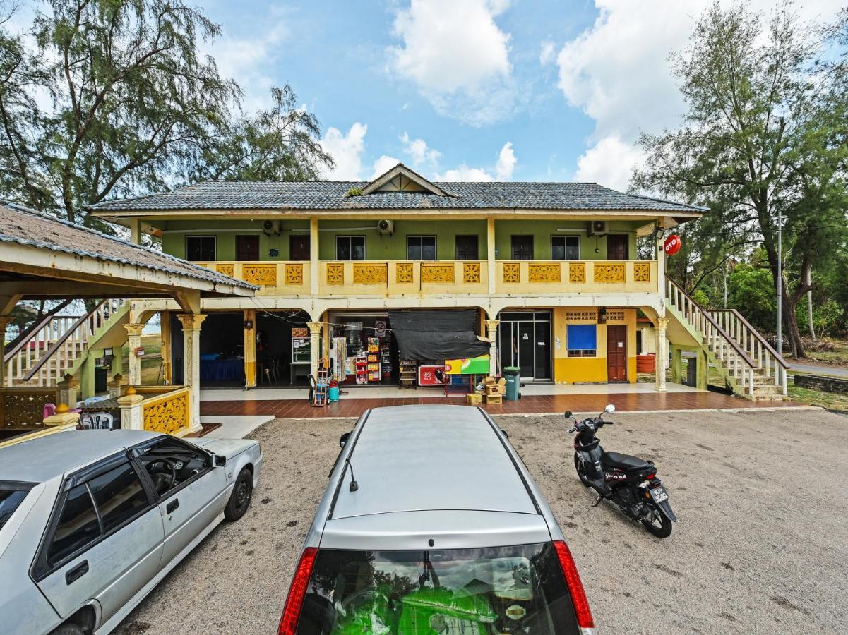 Oyo 90315 Chalet Pantai Rantau Panjang กัวลา รอมปิน ภายนอก รูปภาพ