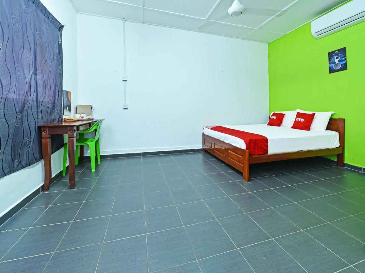 Oyo 90315 Chalet Pantai Rantau Panjang กัวลา รอมปิน ภายนอก รูปภาพ