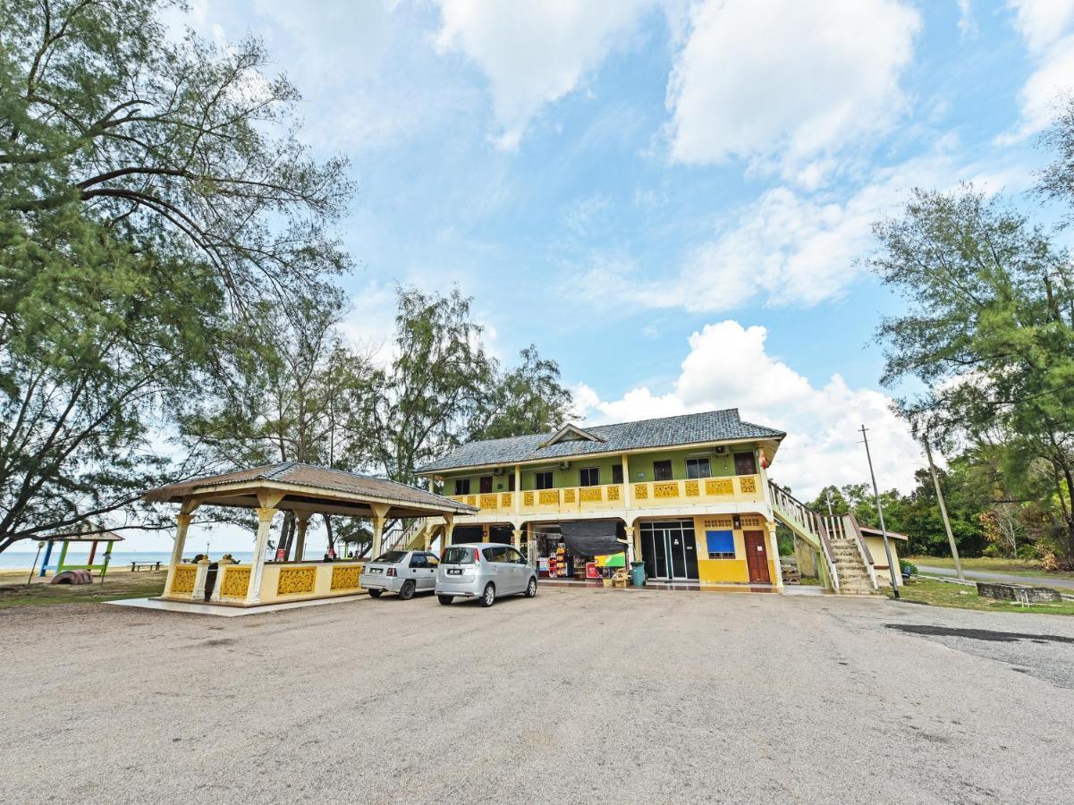 Oyo 90315 Chalet Pantai Rantau Panjang กัวลา รอมปิน ภายนอก รูปภาพ