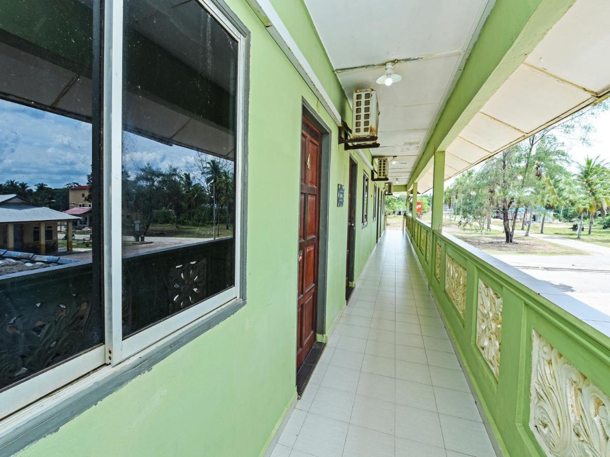 Oyo 90315 Chalet Pantai Rantau Panjang กัวลา รอมปิน ภายนอก รูปภาพ