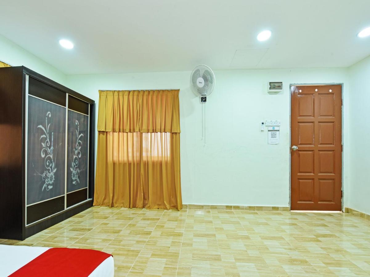 Oyo 90315 Chalet Pantai Rantau Panjang กัวลา รอมปิน ภายนอก รูปภาพ