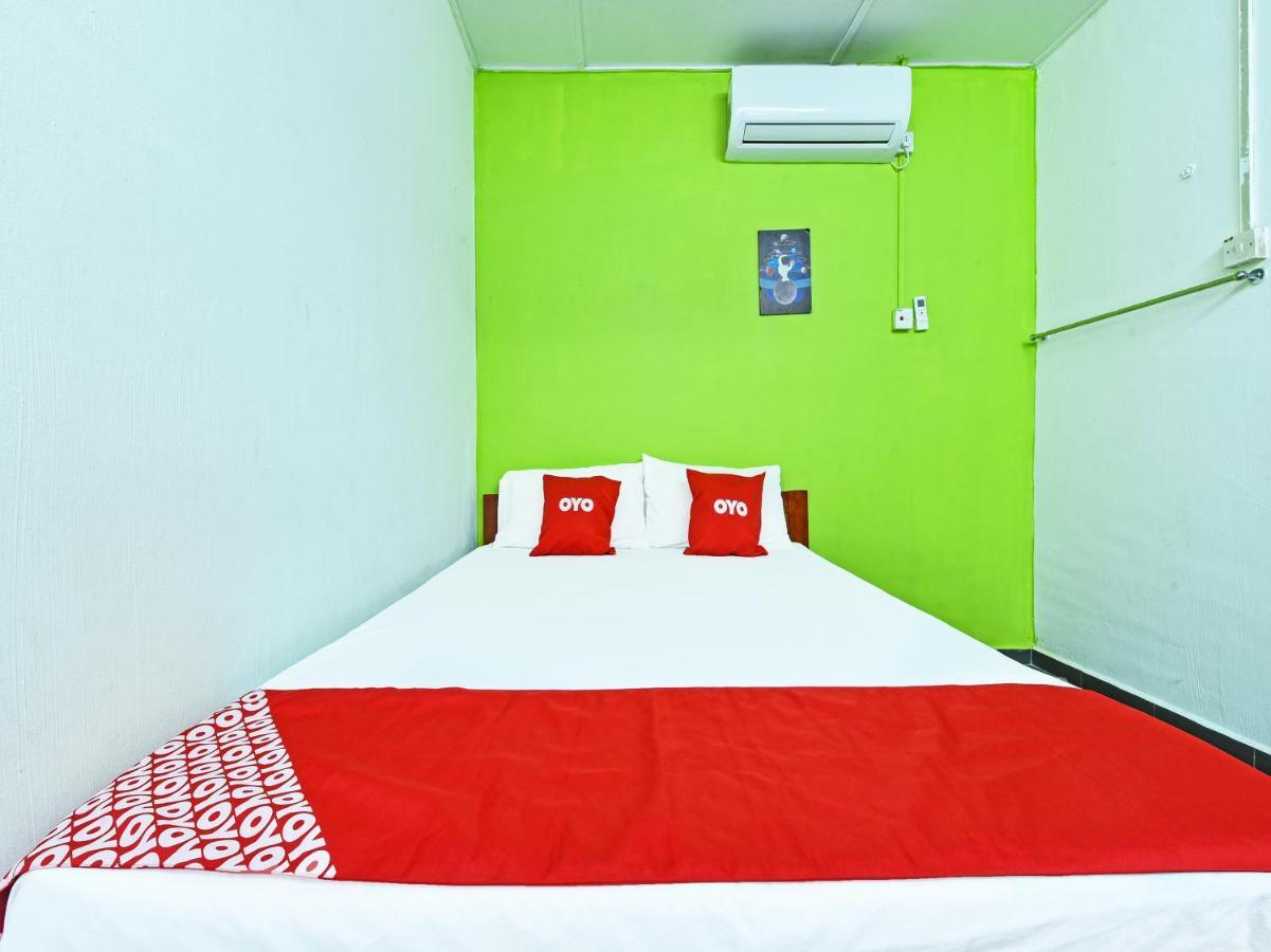 Oyo 90315 Chalet Pantai Rantau Panjang กัวลา รอมปิน ภายนอก รูปภาพ